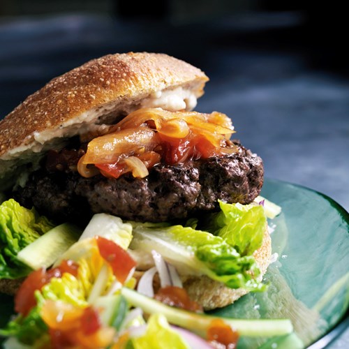 Hjemmelavet burger | Opskrift burger med tomatchutney