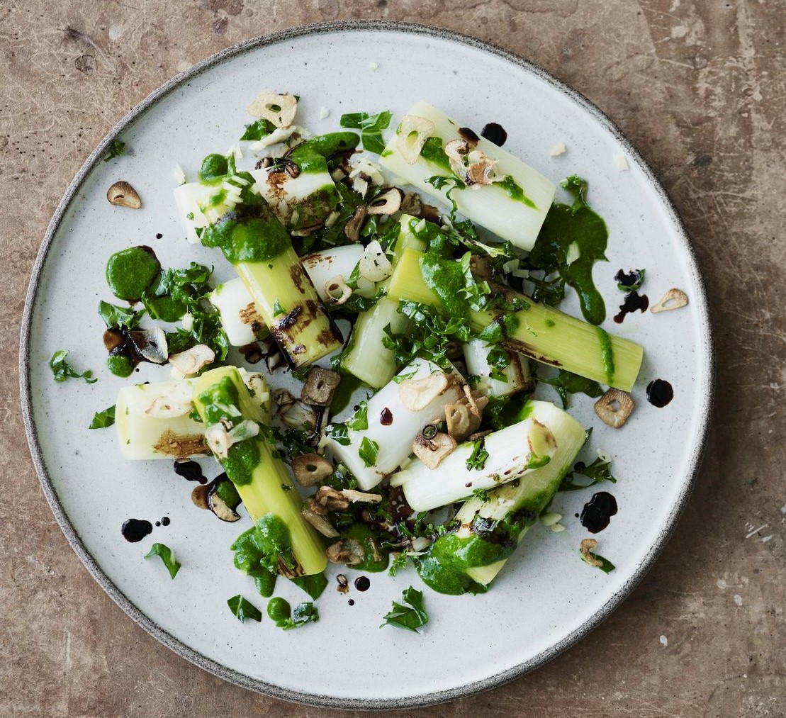 Opskrift på dampede porrer og grønkålspuré