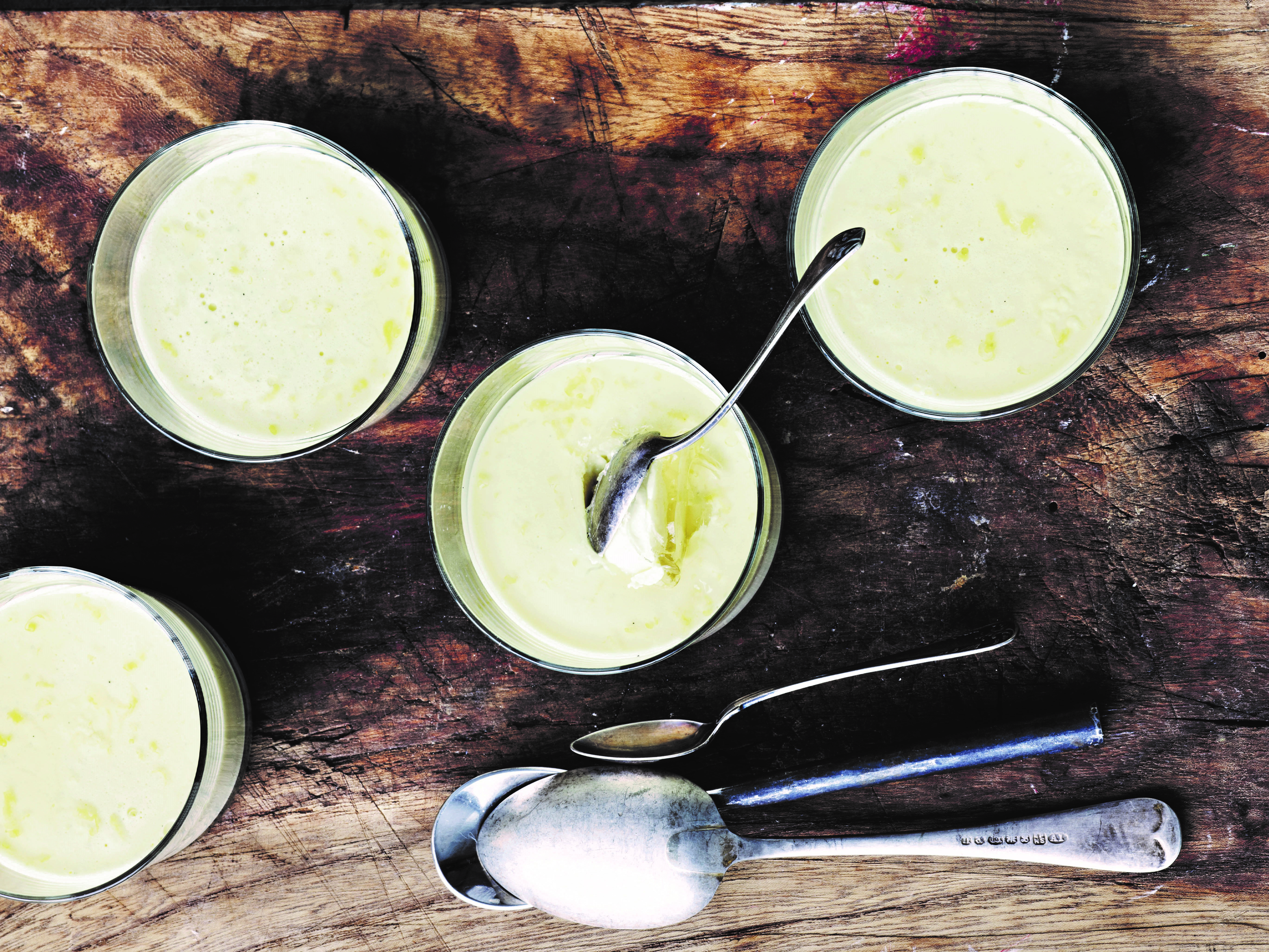 Fløderand med hyldeblomstgelé